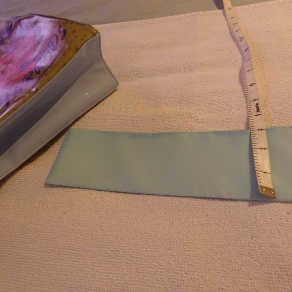 Harrods Seaside Picnic Vinyl Tote - Picture 6 of 8